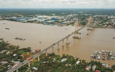 Mùa khô nước sông Mekong cao bất thường: Tai họa cho cả lưu vực