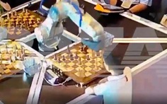 Nghi gian lận, robot cờ vua Nga nổi giận ‘đi đường quyền’ với người chơi