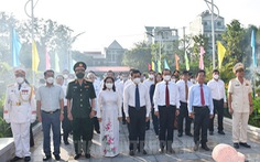 Nguyên Chủ tịch nước, lãnh đạo TP.HCM dâng hương tại các di tích lịch sử huyện Hóc Môn