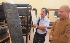 Chiêm ngưỡng kho mộc bản hơn 800 tấm và hàng ngàn đầu sách quý của Phật giáo tại Huế