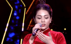Ca sĩ Khánh Thy xin lỗi vì hát quên lời trên sóng trực tiếp