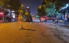 Xe tông liên hoàn trên phố Hà Nội, nhiều người bị thương