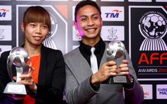 Thủ môn Kiều Trinh nhận giải "Cầu thủ nữ xuất sắc nhất Đông Nam Á 2012"