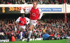 Huyền thoại Dennis Bergkamp được Arsenal dựng tượng