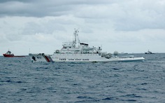 Tàu pháo Trung Quốc giả dạng tàu hải cảnh