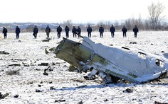 Boeing rơi ở Nga có thể do phi công "bận" tranh cãi