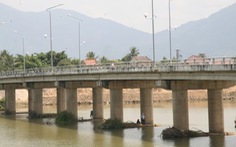 ​Sông Cái Nha Trang cạn nước, ngừng trôi