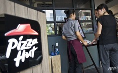 Pizza Hut bị tố sử dụng nguyên liệu hết hạn ở Indonesia