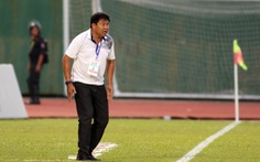 Cựu cầu thủ Cảng Sài Gòn đá bóng quyên góp giúp dân vùng lũ