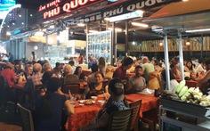 Chợ đêm Phú Quốc tối mùng 3 tết tràn ngập du khách