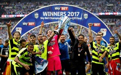 ​Thắng Reading trên chấm penalty, Huddersfield trở lại Premier League