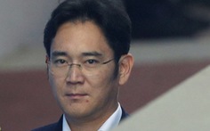​Thái tử Samsung suýt khóc khi bị kêu án 12 năm