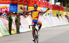 Quốc Cường thắng chặng 1 Giải đua xe đạp Truyền hình Bình Dương