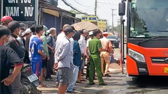 Video: Tai nạn với xe khách ở Đồng Nai, nam sinh lớp 11 tử vong, nữ sinh nhập viện