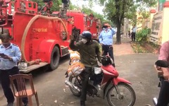 Video: Vụ chặn cổng doanh nghiệp để đòi nợ, khu công nghiệp Tân Tạo đã rút xe cứu hỏa