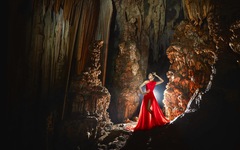 Hoa hậu H'Hen Niê vào hang động chụp ảnh thời trang