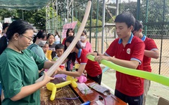 Chiến sĩ Hoa Phượng Đỏ trường THPT Nguyễn Hữu Huân tổ chức Ngày hội “Vì nụ cười trẻ thơ”