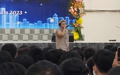 Ricky Star bùng nổ cùng teen THPT Bùi Thị Xuân trong lễ khai giảng