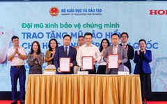 Khởi động chương trình trao tặng mũ bảo hiểm cho học sinh năm học 2024 - 2025