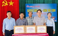 Báo Tuổi Trẻ chuyển tặng hơn 1.000 quyển sách cho học sinh ở Hà Tĩnh