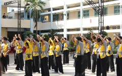 Teen THPT Trần Phú khoe trình flashmob, mong chờ hội trại Xuân