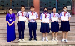 Liên đội Trường THCS Hoàng Văn Thụ khen thưởng các hoạt động vui Tết