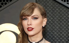 Taylor Swift khiến fan bấn loạn khi công bố album mới tại Grammy