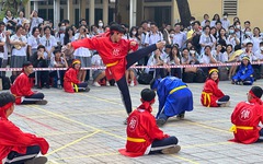 Thi đấu cờ người và loạt hoạt động hướng đến ngày Giỗ Tổ tại Trường THPT Hùng Vương