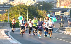 Kiếm trăm triệu USD từ tổ chức các giải marathon