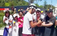 Novak Djokovic gây hài cực mạnh sau tai nạn u đầu