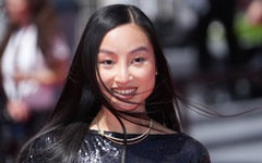 Lãng Khê, con gái Trần Anh Hùng, đóng phim tranh Cành cọ vàng ở Cannes