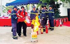 Chiến sĩ Hoa phượng đỏ học kỹ năng, tăng niềm vui