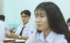 Teen THPT Phú Nhuận trổ tài làm MV, báo tường