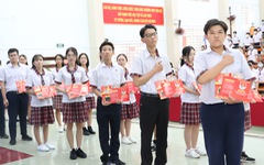 Trường THPT Thủ Đức tổ chức lễ kết nạp Đoàn cho học sinh tiêu biểu