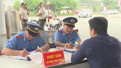Hàng loạt tài xế bị tước bằng lái trong sân bay Tân Sơn Nhất