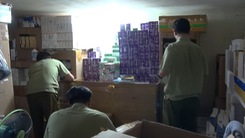 Video: Cảnh sát phát hiện 7.000 hộp thuốc tân dược nhập lậu