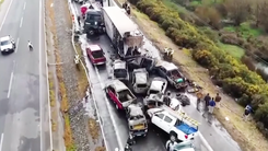 Video: Tông xe liên hoàn, 20 ôtô dồn cục trên cao tốc