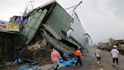 Video cập nhật: Hình ảnh tan hoang sau bão ở Quảng Ngãi