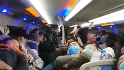 Video: Kinh khủng xe khách 44 chỗ nhồi nhét đến 92 người