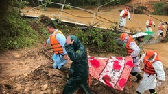 Video: Tìm thấy thi thể nữ du khách thứ 2 bị lũ cuốn ở Lâm Đồng