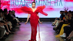 Hoa hậu Tiểu Vy, Lan Khuê, Võ Hoàng Yến và đông đảo sao Việt hội tụ cùng Lễ hội thời trang quốc tế 2020