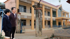Video: Sập cổng trường đè chết 1 học sinh lớp 4 ở Đắk Nông