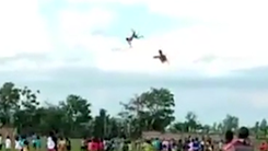 Video: Đi thả diều, một cậu bé 12 tuổi bị diều cuốn bay lên trời