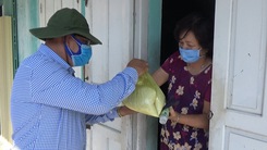 Video: Người dân trong vùng dịch ở Bình Thuận ăn gì sẽ có siêu thị mang đến tận từng khu phố