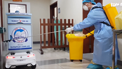 Video: Robot chuyển đồ ăn ở Bệnh viện Trung ương Huế