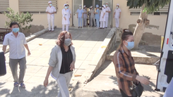 Video: Bệnh nhân 'siêu lây nhiễm' thứ 34 xuất viện