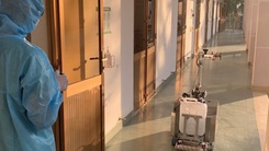 Video: Sử dụng robot khử khuẩn phòng cách ly ở Việt Nam