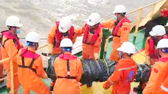 Video: Tìm thấy thi thể 4 ngư dân trong tàu cá chìm trên biển Hải Phòng