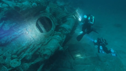 Video: Lặn 85 phút khám phá xác tàu ngầm từ thế giới chiến thứ II