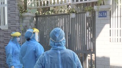 Video: Nhiều nhà dân quanh khu vực bệnh nhân 418 sinh sống cũng mở cửa xin khử trùng